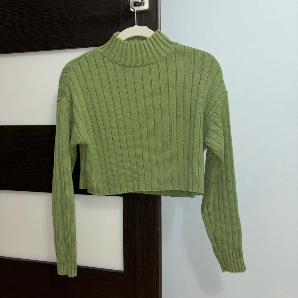 Green Ribbed Cropped Sweater - Picture 1 of 3